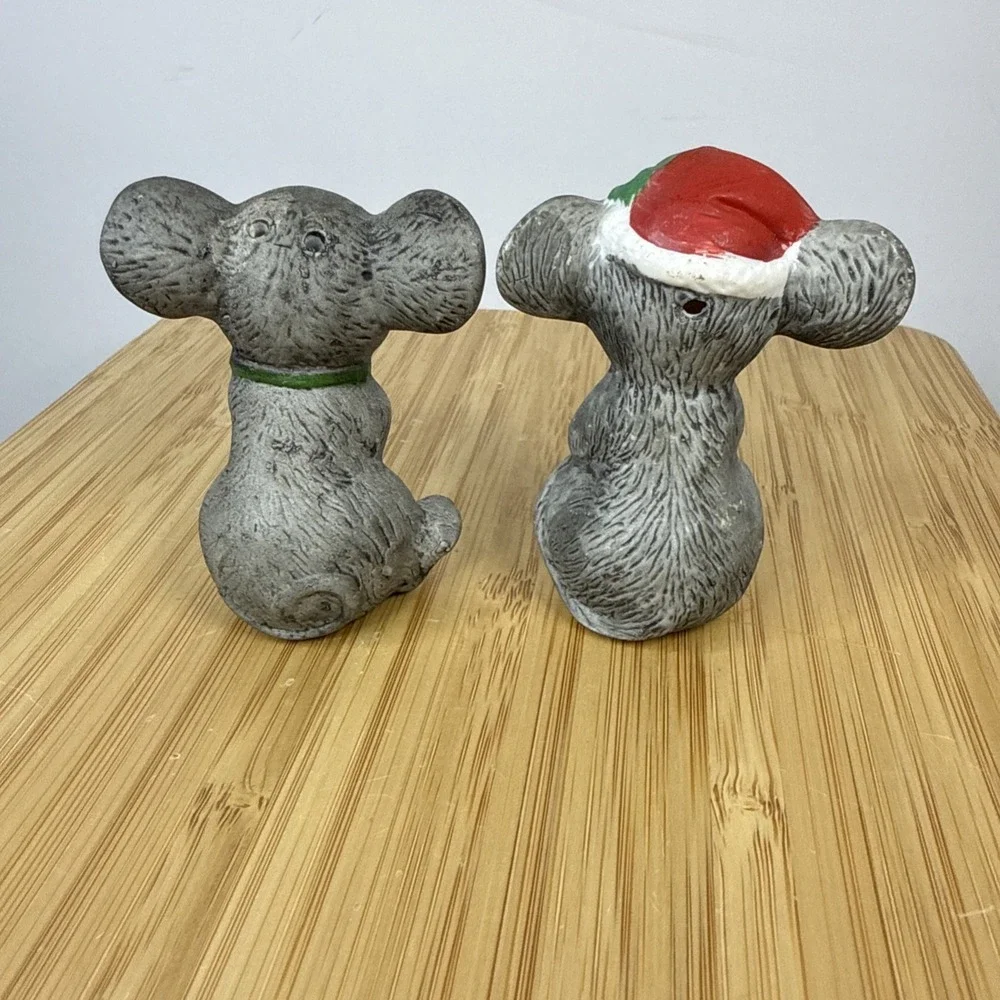 VTG‎ Anthropomorphic Christmas Mice Mouse Ceramic Salt & Pepper Shakers Taiwan
